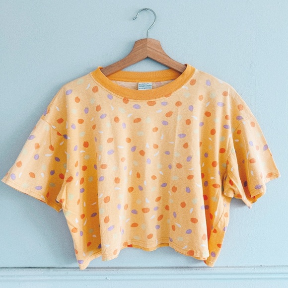 United Colors Of Benetton Tops - UNITED COLORS OF BENETTON > Vintage Cropped Tee